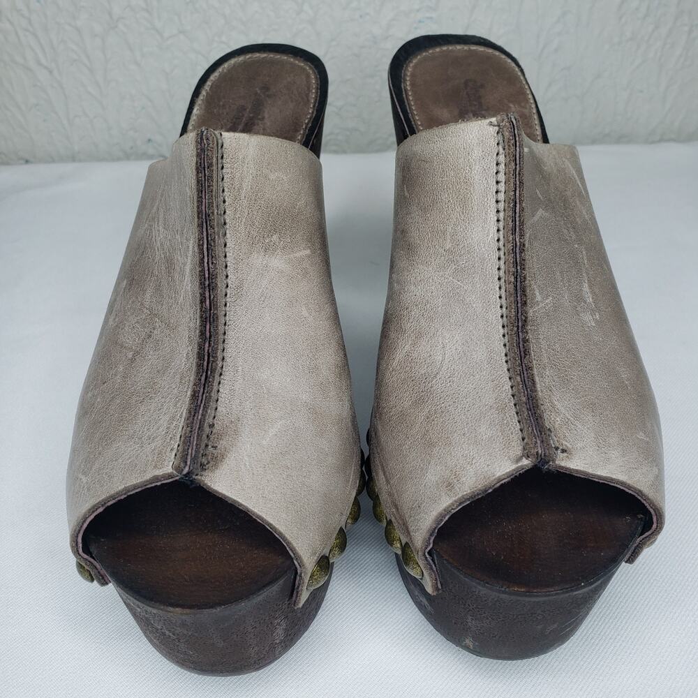 Charles David Recchia Taupe Leather Studded Wedge Platform Mules Size 37 US 6.5 - Picture 2 of 14